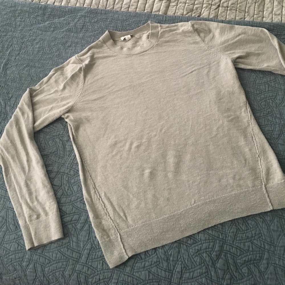 Gap sweater
